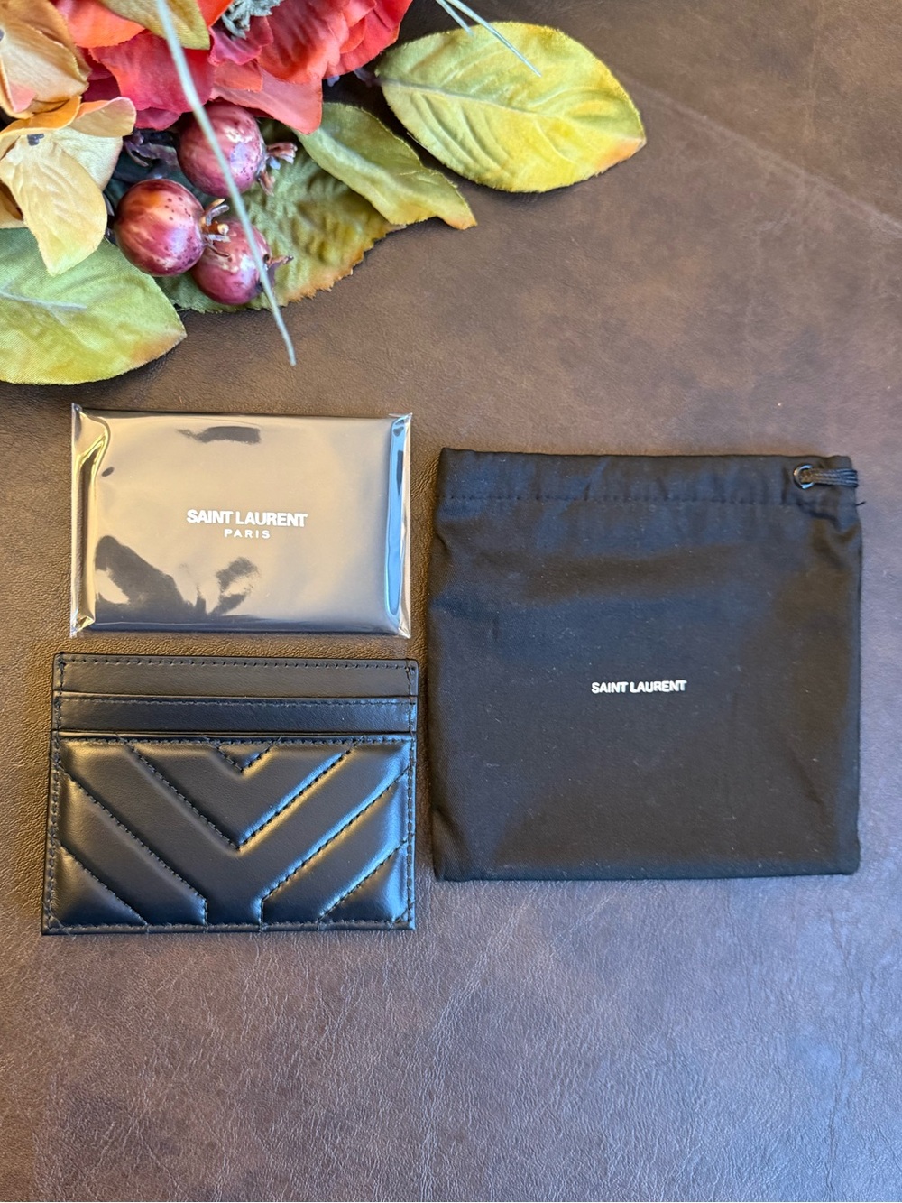 Saint Laurent Joan Black Card Case In Quilted, Chevron Calfskin Leather w/ CoA - Picture 10 of 13